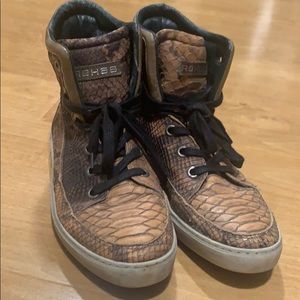 REHAB SNAKE TENNIS SHOES! Leather! ❤️❤️
